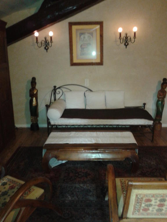 Le Chateau Des Estubiers Bed and Breakfast Sérignan-du-Comtat Pokój zdjęcie
