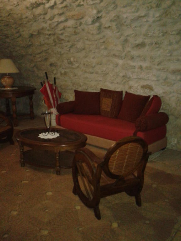 Le Chateau Des Estubiers Bed and Breakfast Sérignan-du-Comtat Zewnętrze zdjęcie