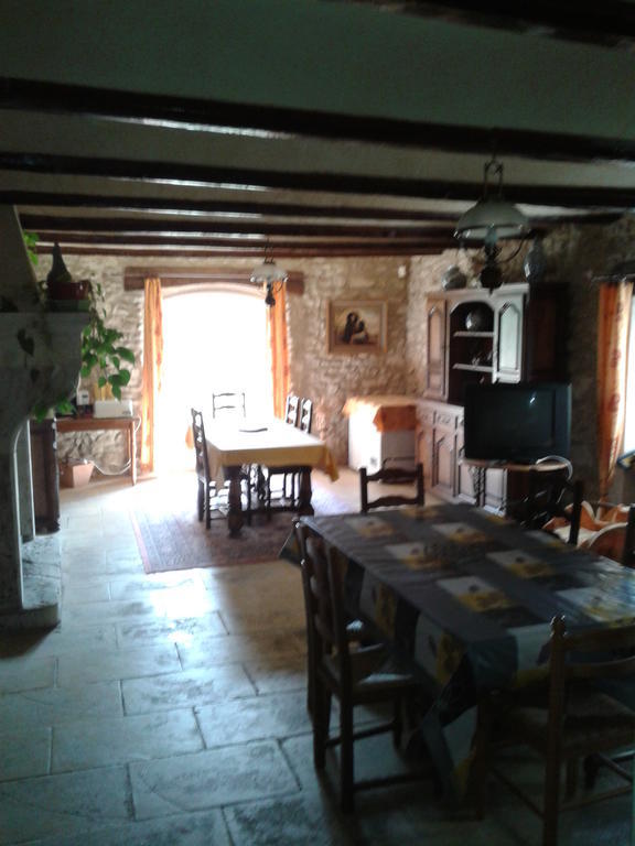 Le Chateau Des Estubiers Bed and Breakfast Sérignan-du-Comtat Zewnętrze zdjęcie
