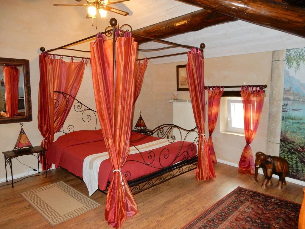 Le Chateau Des Estubiers Bed and Breakfast Sérignan-du-Comtat Zewnętrze zdjęcie